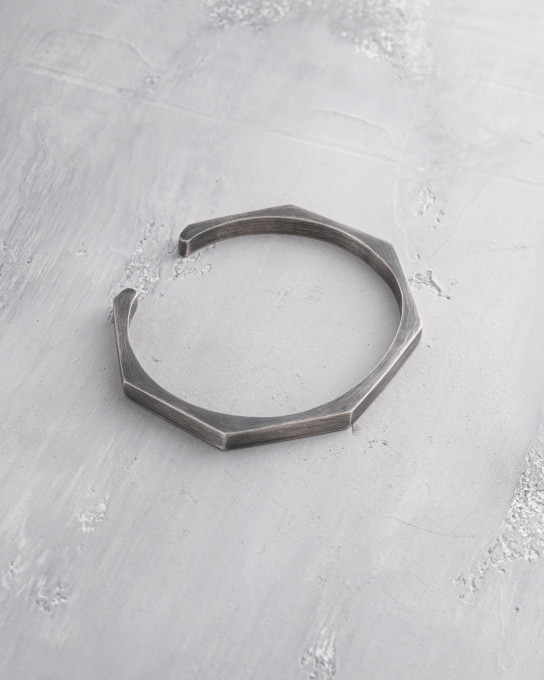 Серебряный жесткий браслет KRAFT / Браслеты + 10