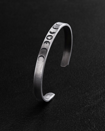 Серебряный жесткий браслет MOON PHASE / Браслеты + 3