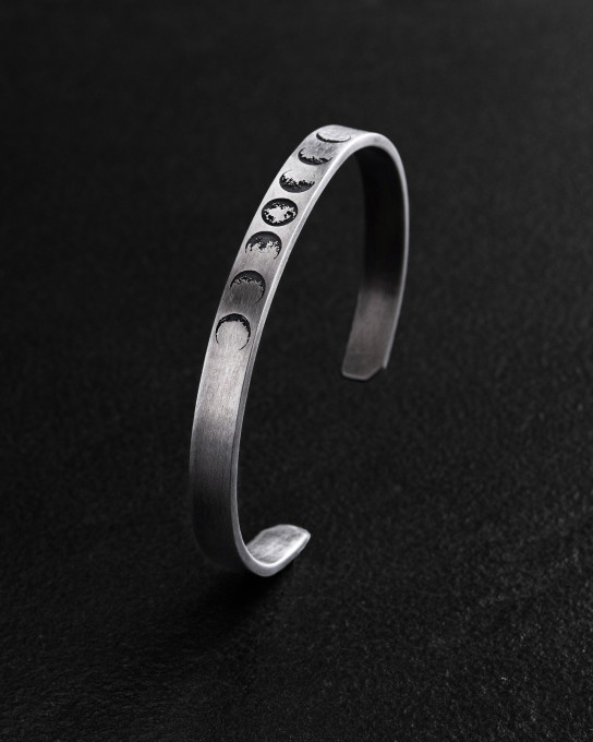 Серебряный жесткий браслет MOON PHASE / Браслеты + 3