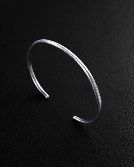 Серебряный жесткий браслет MEKTIG