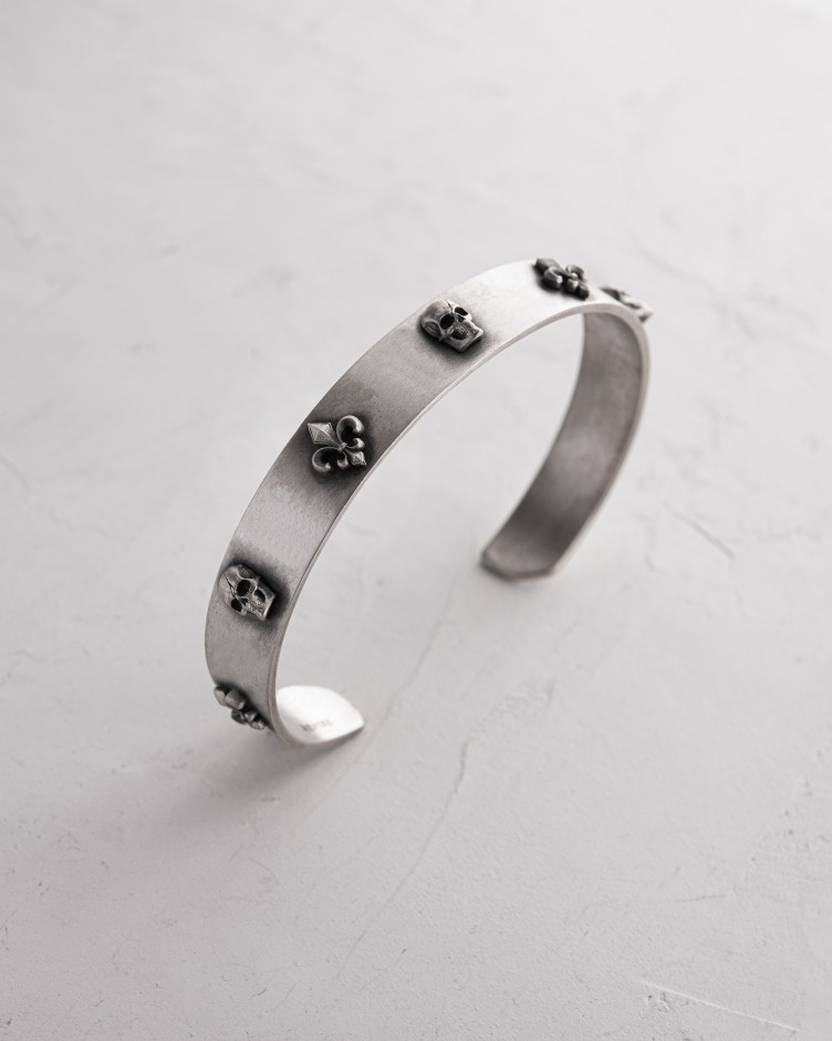 Серебряный жесткий браслет FLEUR DE LIS. SKULL 5