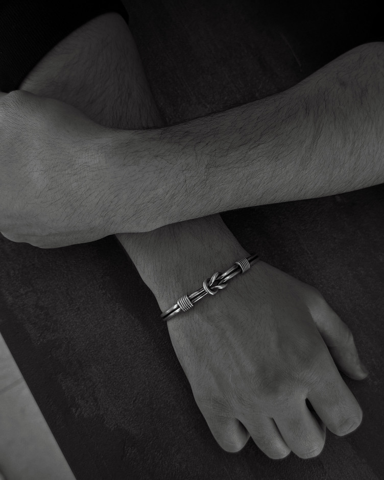Серебряный жесткий браслет NODUS 4