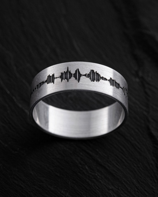 Серебряное кольцо SOUNDWAVE ENGRAVING / Кольца + 2