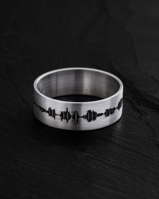 Серебряное кольцо SOUNDWAVE ENGRAVING / Кольца + 5