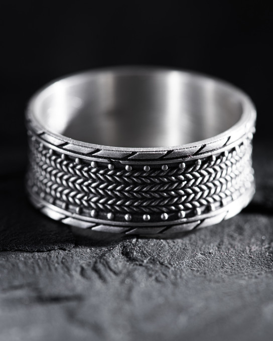 Серебряное кольцо TEXTURED / Кольца + 8