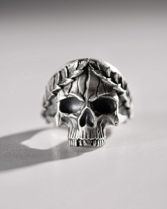 Срібний перстень SKULL IN A WREATH / Персні + 10