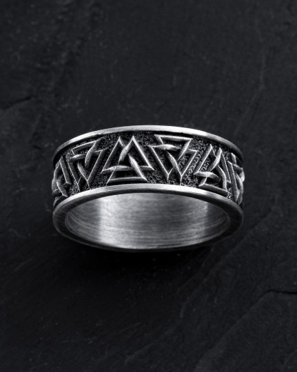 Серебряное кольцо VALKNUT / Кольца