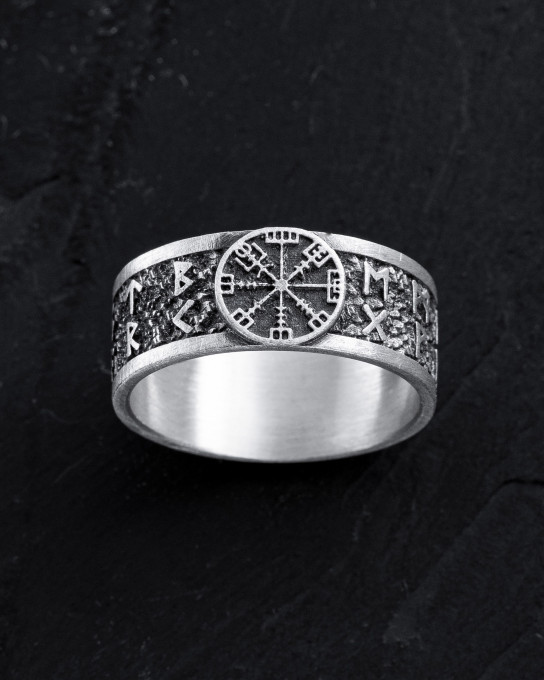 Серебряное кольцо VEGVISIR WITH RUNES / Кольца
