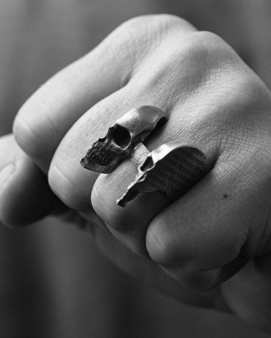 Срібний перстень MEMENTO MORI. VIVERE MEMENTO / Персні + 4
