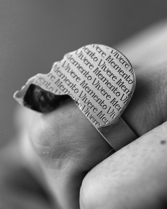 Срібний перстень MEMENTO MORI. VIVERE MEMENTO / Персні + 6