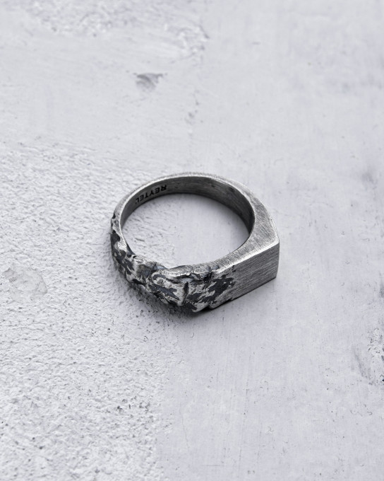 Серебряное кольцо LAVA / Кольца + 3