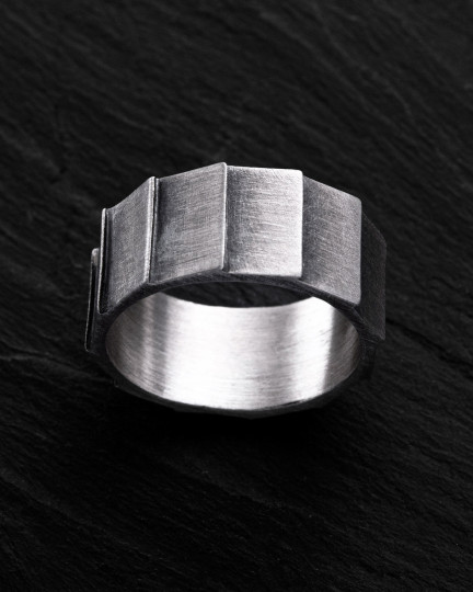 Серебряное кольцо TILLEN / Кольца