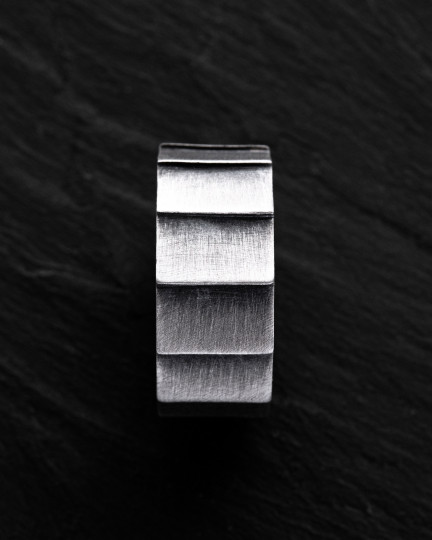 Серебряное кольцо TILLEN / Кольца + 3