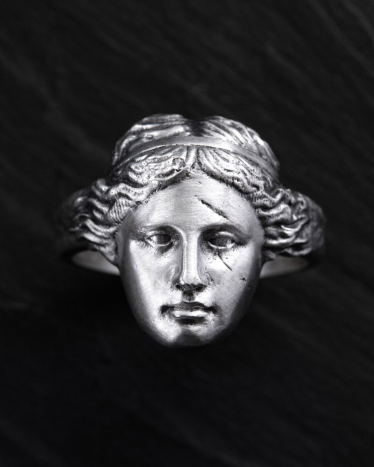 Серебряное кольцо VENUS DE MILO / Кольца