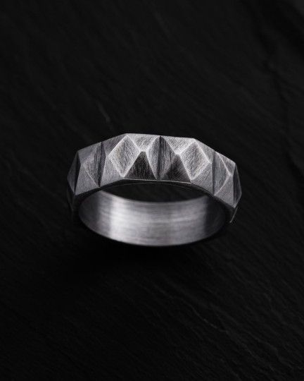 Серебряное кольцо SPECULAR / Кольца