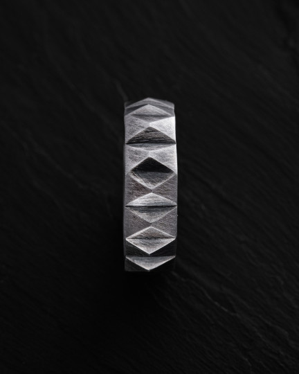 Серебряное кольцо SPECULAR / Кольца + 3