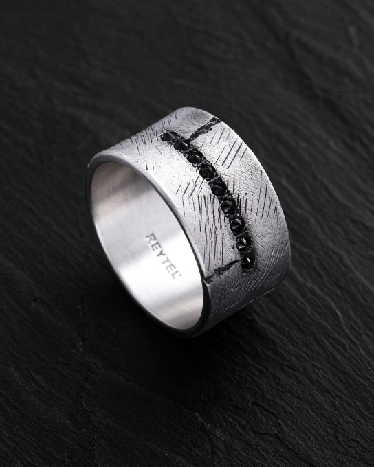 Срібний перстень ERVARING. BLACK STONES / Персні + 4