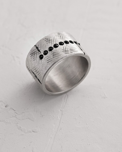 Silver ring ERVARING. BLACK STONES 5
