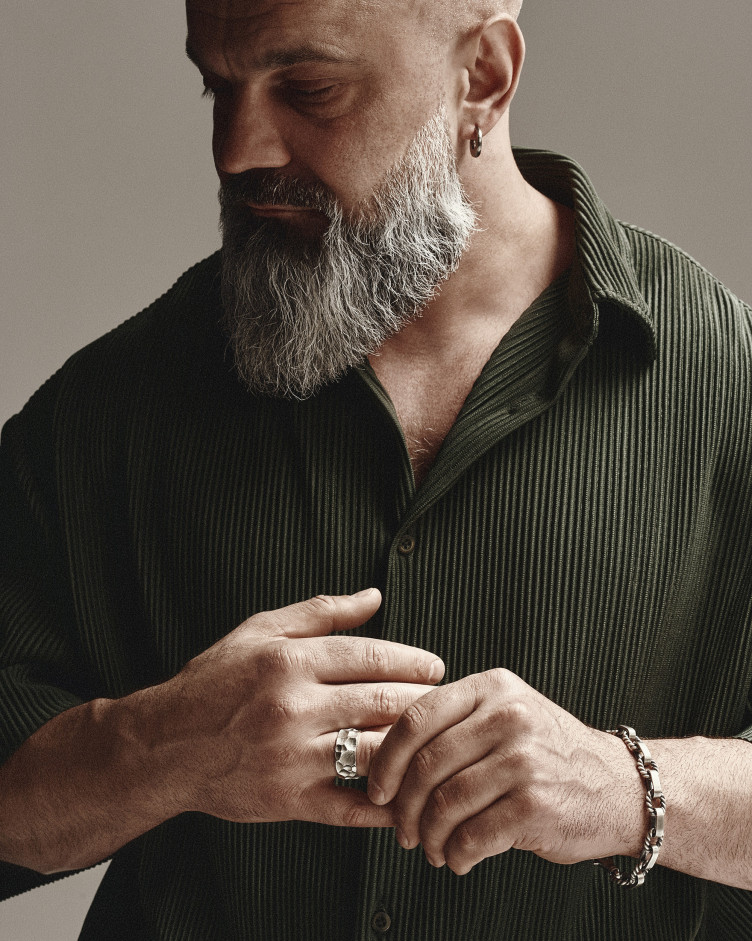 Silver ring CARVER 4