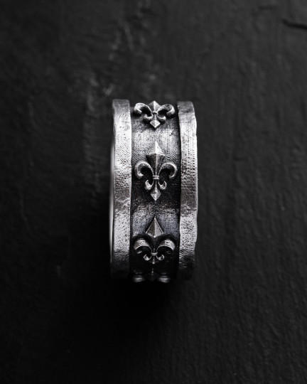 Серебряное кольцо FLEUR DE LIS / Кольца + 3