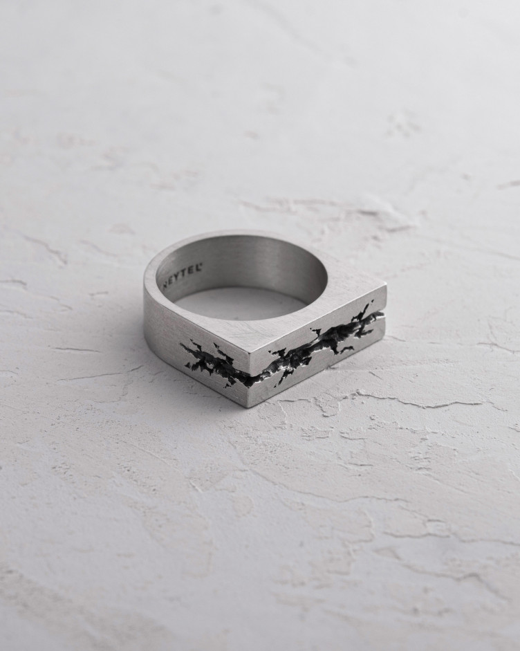 Серебряное кольцо FRACTURE