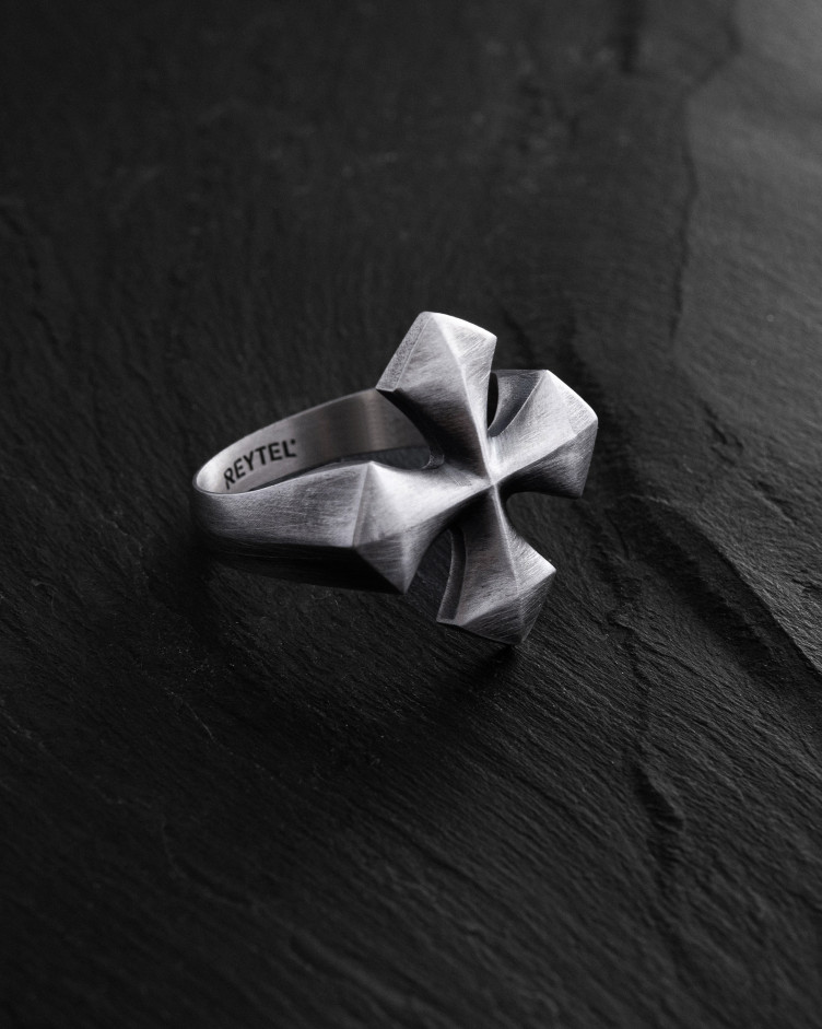 Серебряное кольцо CROSS PATTÉE 4