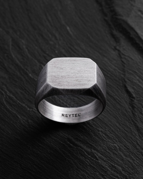 Серебряное кольцо STEMPEL