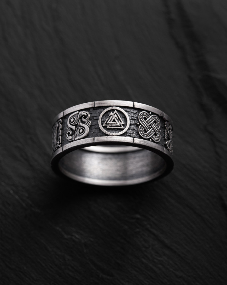 Серебряное кольцо NORDIC LEGACY