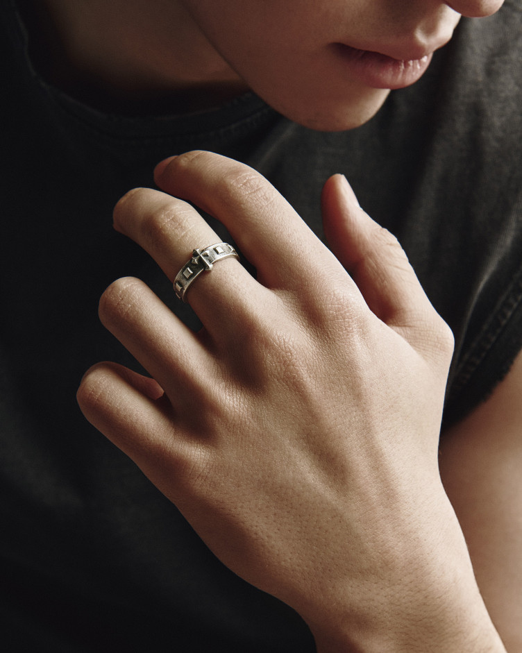 Серебряное кольцо ROSARIUM 3