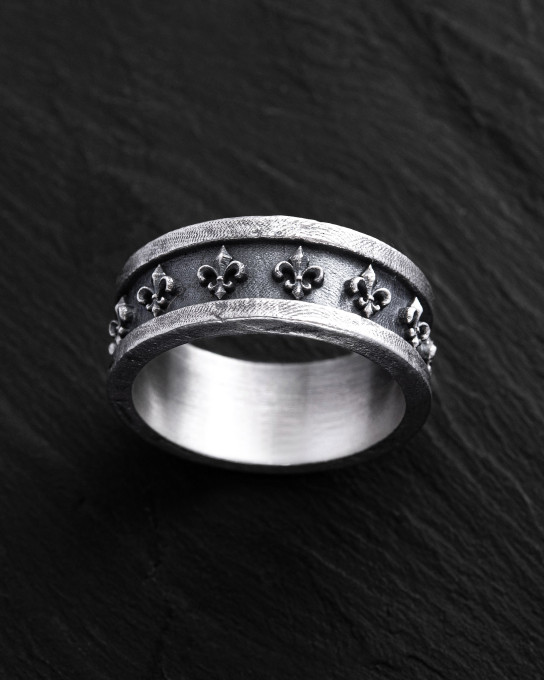Срібний перстень FLEUR DE LIS / Персні