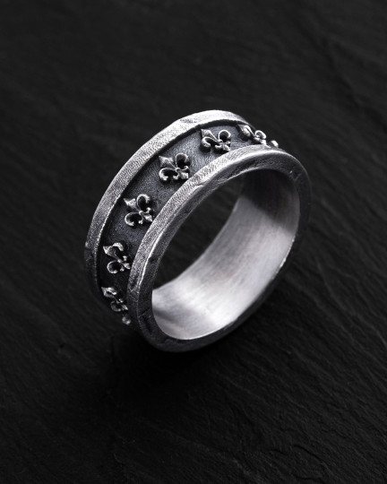 Серебряное кольцо FLEUR DE LIS / Кольца + 3