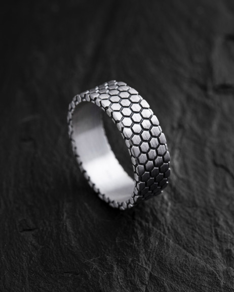Серебряное кольцо HONEYCOMB 3