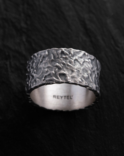 Серебряное кольцо RELIEF / Кольца