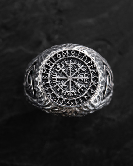 Срібний перстень VEGVISIR. RUNES / Персні