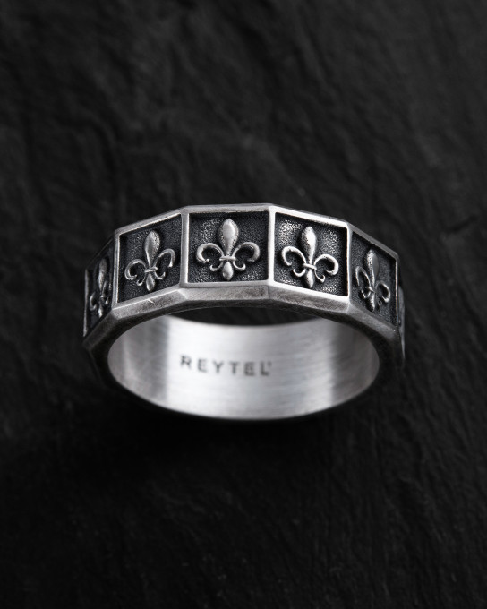 Срібний перстень FLEUR DE LIS / Персні