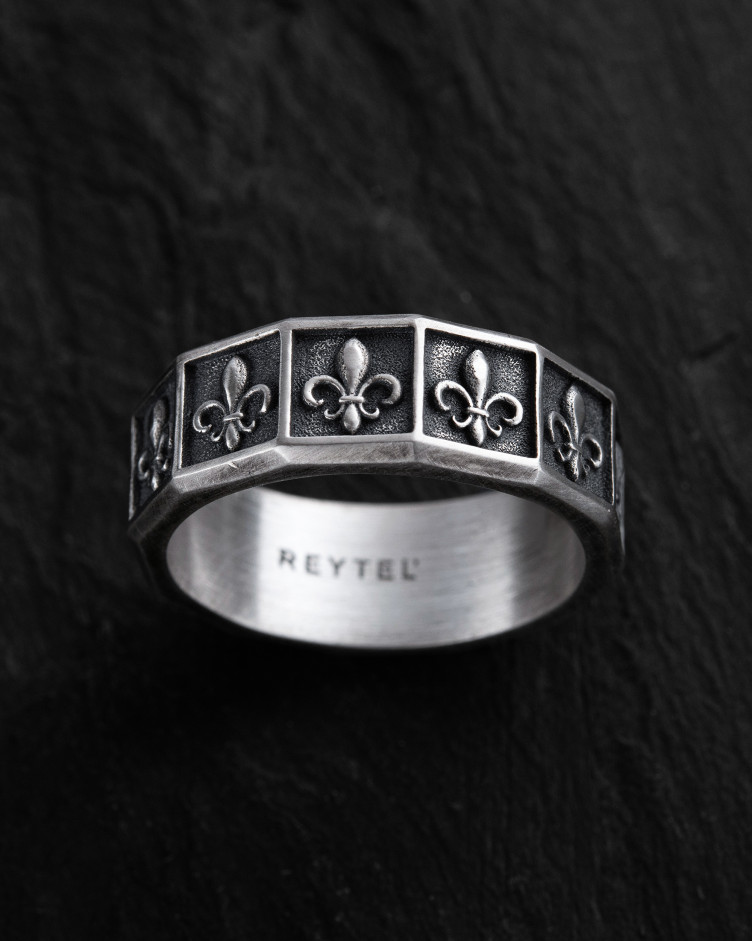 Серебряное кольцо FLEUR DE LIS