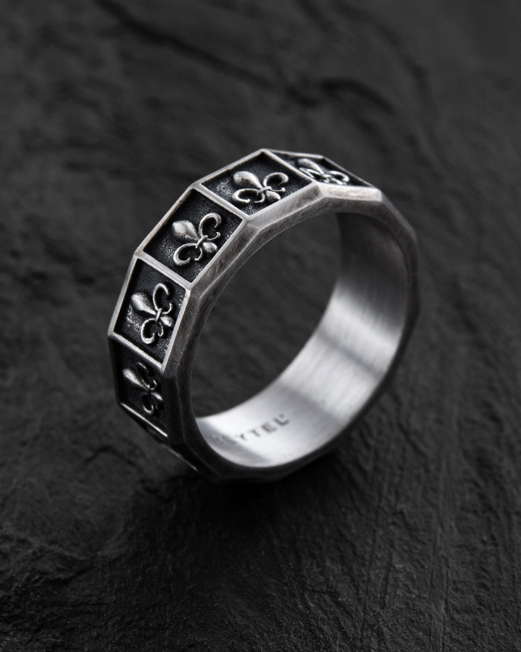 Серебряное кольцо FLEUR DE LIS 2