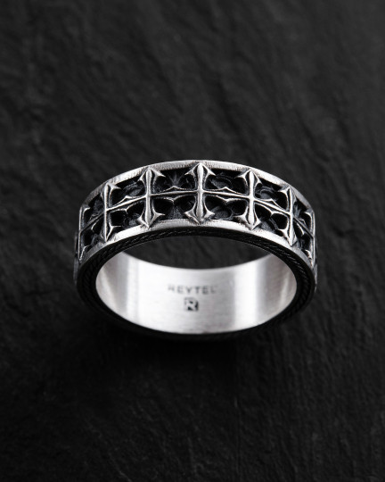 Серебряное кольцо GOTHIC CROSS / Кольца