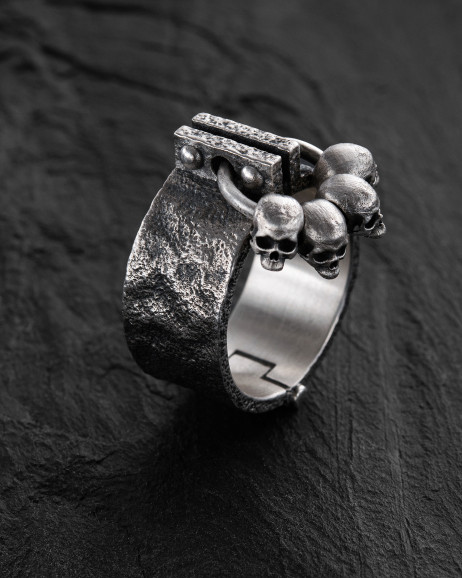 Серебряное кольцо WARDENS