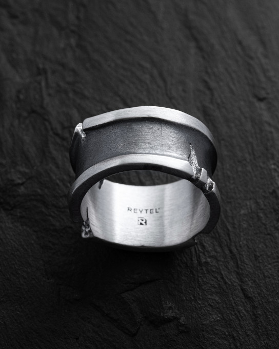 Серебряный кольцо RIFT / Кольца + 2