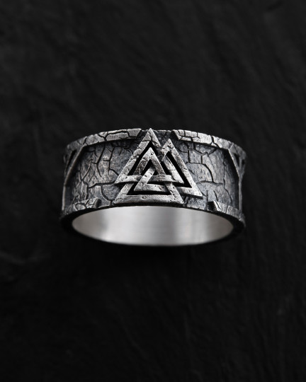 Серебряный кольцо VALKNUT. RUNES / Кольца