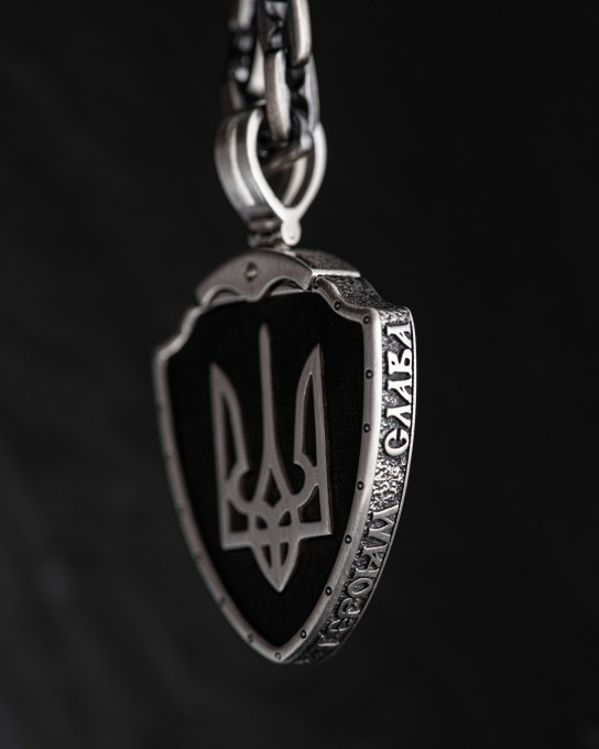 Серебряный кулон - щит TRIDENT OF UKRAINE с ебеном / Кулоны + 5