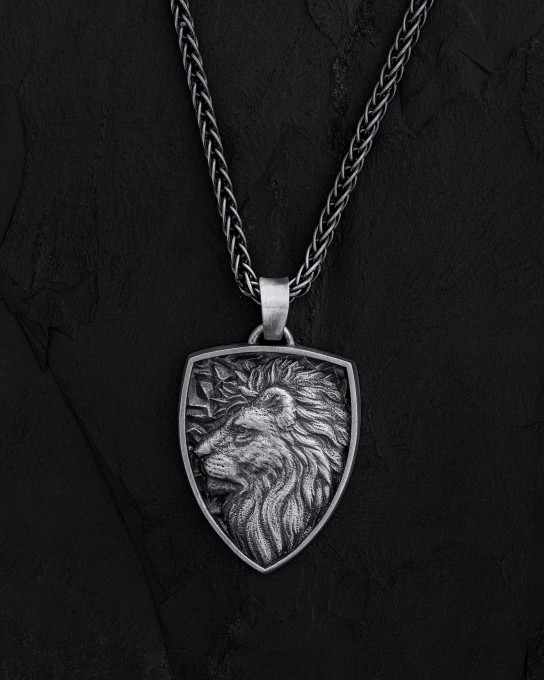 Срібний кулон - щит LION / Кулони