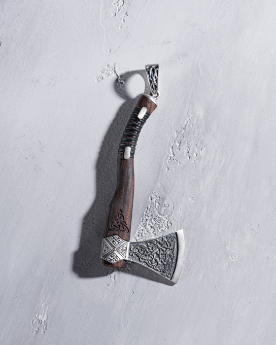 Срібний кулон VIKING AX (кокоболо) / Кулони + 10
