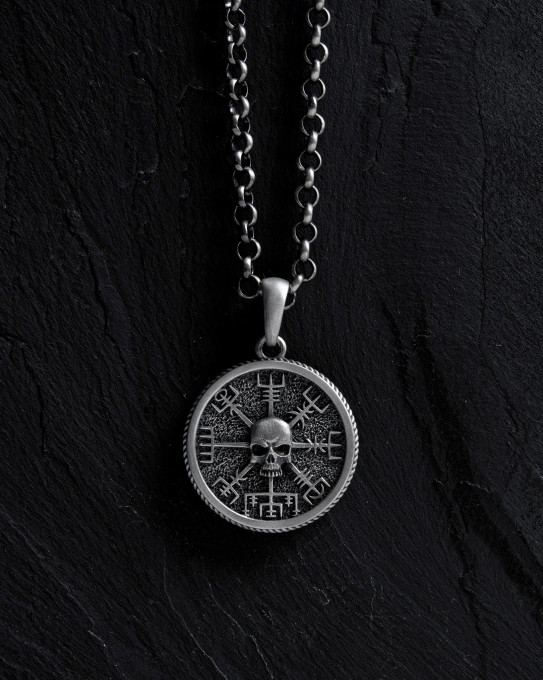 Срібний кулон VEGVISIR WITH SKULL / Кулони