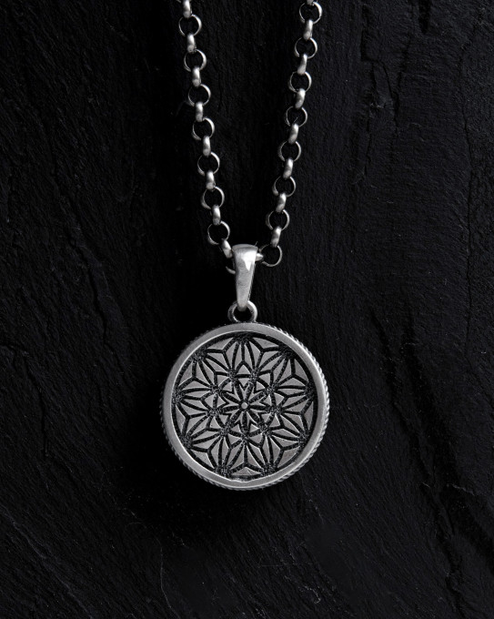 Срібний кулон VEGVISIR WITH SKULL / Кулони + 2