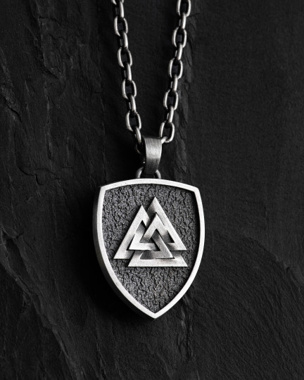Серебряный кулон  VALKNUT / Кулоны