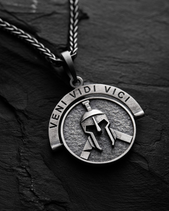 Серебряный кулон GLADIATOR. VENI VIDI VICI / Кулоны + 7