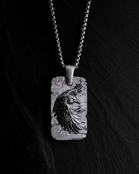 Срібний кулон RAVEN
