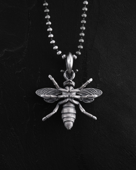 Серебряный кулон BEE 4